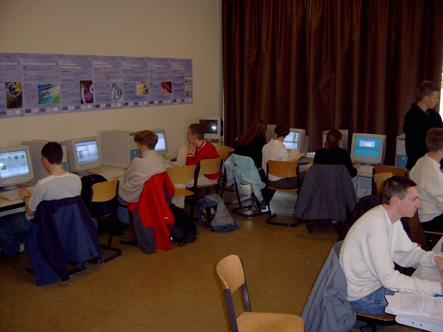 Intensive Arbeit im Computerraum!